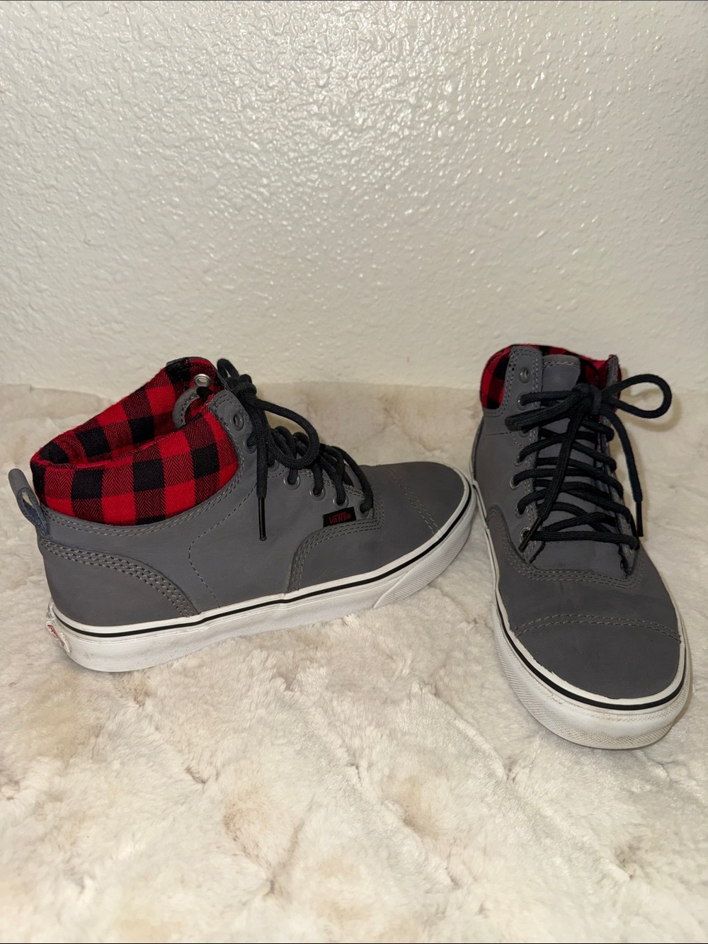 Vans Era Hi MTE Kids Grey High-Top Sneakers with Red Plaid Collar